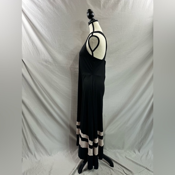 Two Tone Color Cross Back A-Line Dress Black - Picture 6 of 7